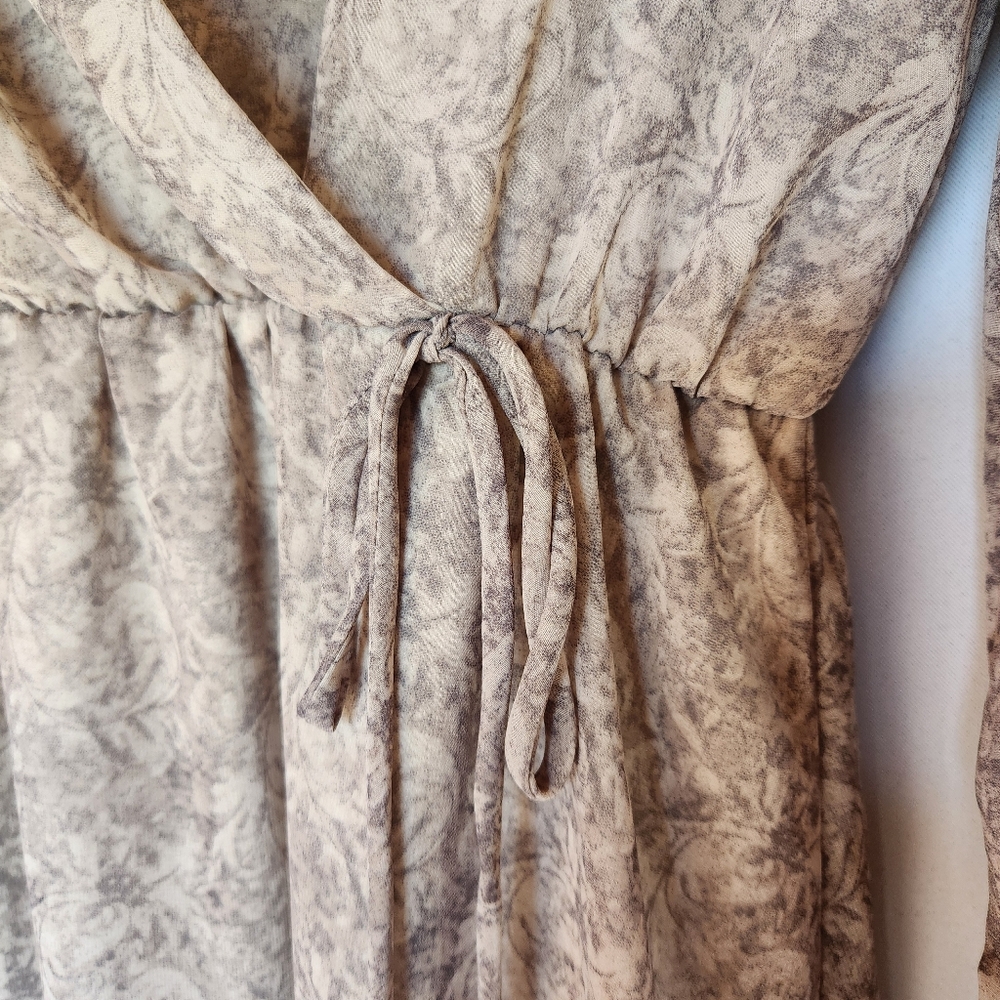 GILLI Long Sleeve Patterned Faux Tie Waist Dress V-Neck Lightweight Size L - Picture 5 of 12